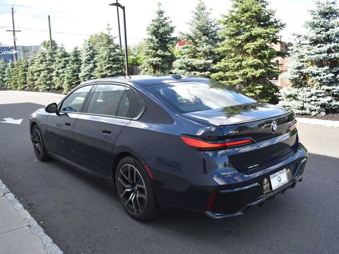 Certified 2024 BMW 740i xDrive AWD/4WD image 5