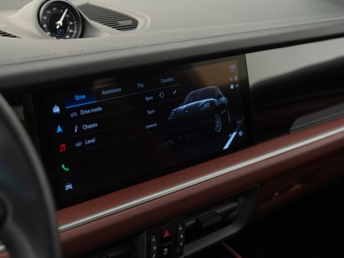 Certified 2026 Porsche Cayenne S AWD/4WD image 25