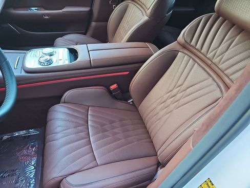 Used 2025 Genesis G90 3.5T AWD/4WD image 15