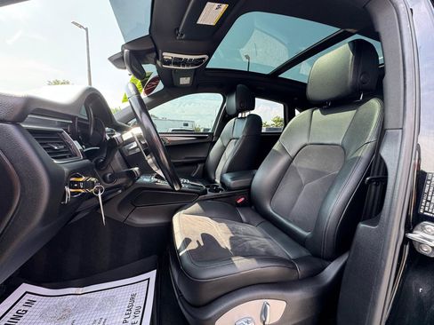 Used 2018 Porsche Macan AWD/4WD image 15