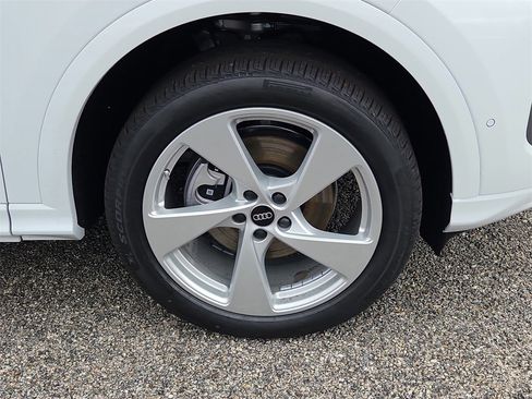 New 2025 Audi Q5 Premium Plus image 4