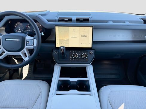 New 2026 Land Rover Defender 110 X-Dynamic SE image 19