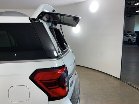 Used 2023 Ford Expedition King Ranch image 13