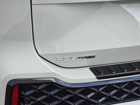 New 2026 Volkswagen Tiguan SEL R-Line image 14