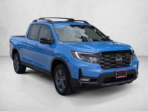 Certified 2025 Honda Ridgeline TrailSport image 3