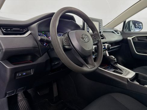 Used 2019 Toyota RAV4 LE image 21