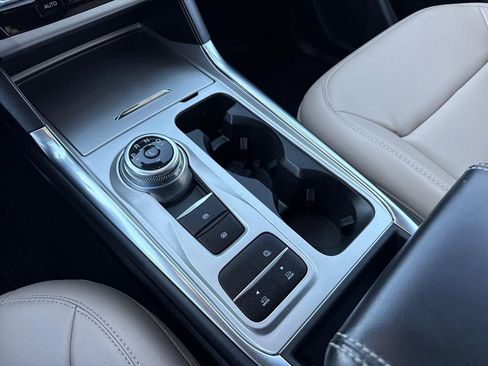 Used 2022 Ford Explorer XLT w/ Equipment Group 202A image 20