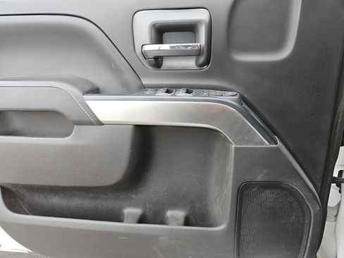 Used 2018 Chevrolet Silverado 1500 LT image 17