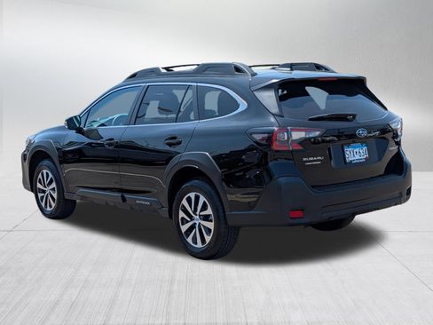Used 2025 Subaru Outback Premium AWD/4WD image 5