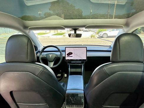 Used 2021 Tesla Model Y Long Range AWD/4WD image 5