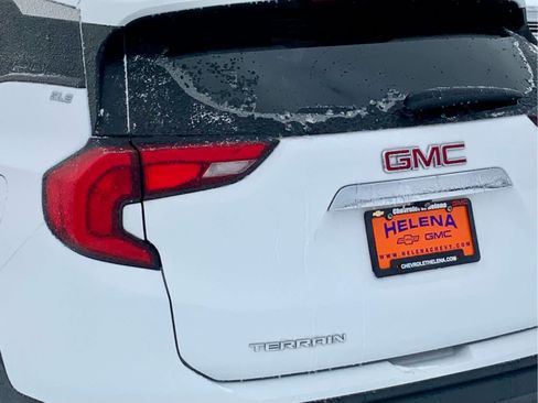 Used 2020 GMC Terrain SLE w/ Driver Convenience Package image 13