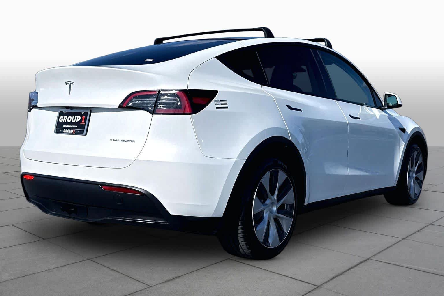 Used 2023 Tesla Model Y Long Range AWD/4WD image 12