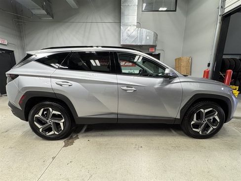 Used 2022 Hyundai Tucson Limited w/ Cargo Package AWD/4WD image 8