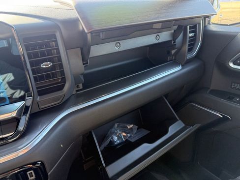 Used 2024 Chevrolet Silverado 1500 High Country image 23