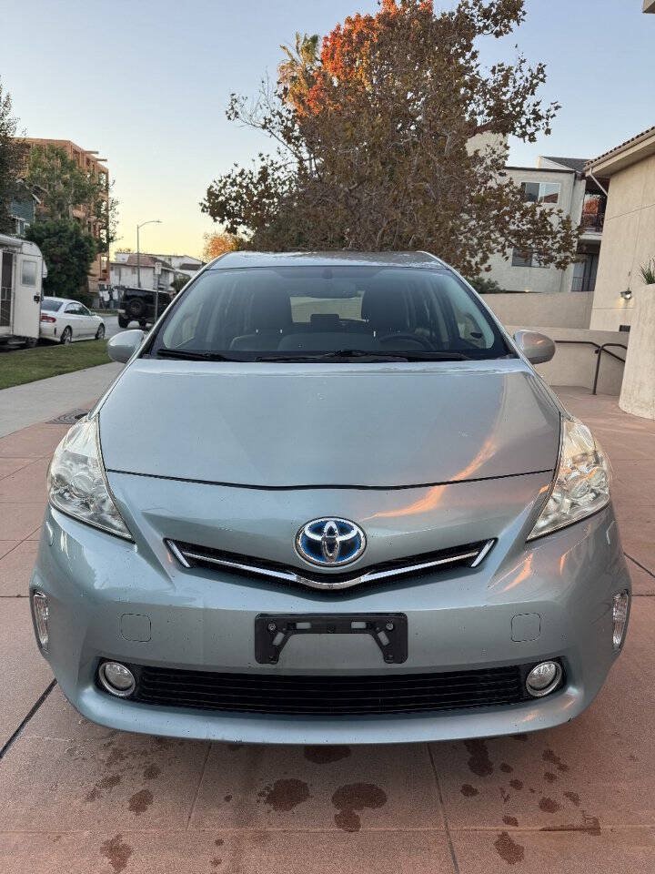 Used 2014 Toyota Prius V Five FWD image 2