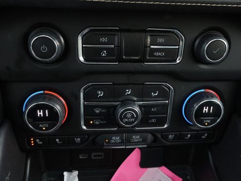 Used 2023 Chevrolet Tahoe Premier image 28