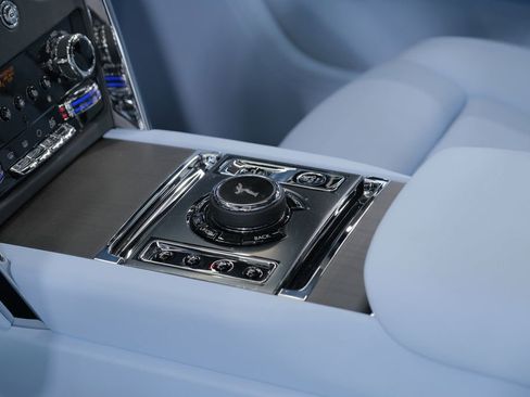 Used 2026 Rolls-Royce Cullinan image 37