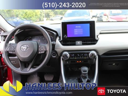 Used 2025 Toyota RAV4 XLE AWD/4WD image 17