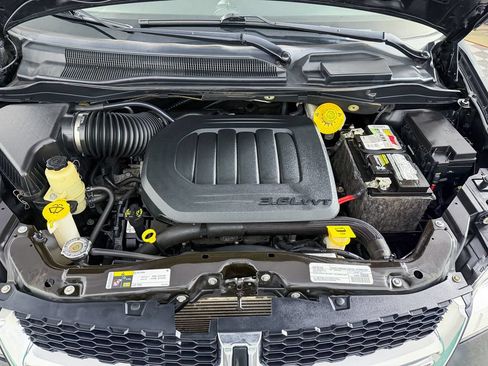 Used 2019 Dodge Grand Caravan SXT FWD image 35