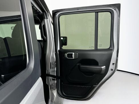 Used 2020 Jeep Wrangler Unlimited Sport S image 29