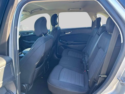 Used 2017 Ford Edge SE image 13