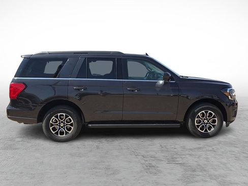 Used 2024 Ford Expedition XLT RWD image 12