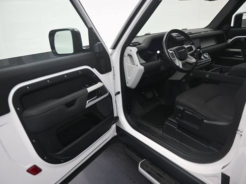 Used 2022 Land Rover Defender 90 AWD/4WD image 10