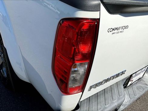 Used 2017 Nissan Frontier SL w/ Moonroof Package AWD/4WD image 26