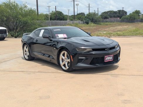 Used 2017 Chevrolet Camaro SS RWD image 3