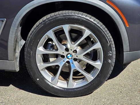 Used 2019 BMW X5 xDrive40i w/ Premium Package 2 AWD/4WD image 9