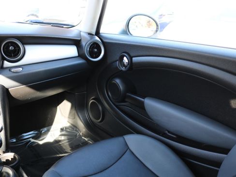 Used 2009 MINI Cooper Hardtop FWD image 15