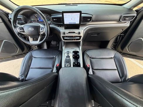 Used 2020 Ford Explorer XLT w/ Equipment Group 202A AWD/4WD image 31