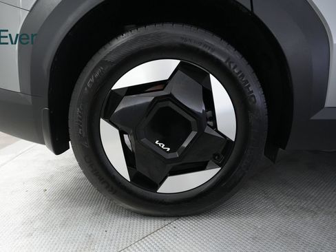 Used 2024 Kia EV9 Wind AWD/4WD image 22