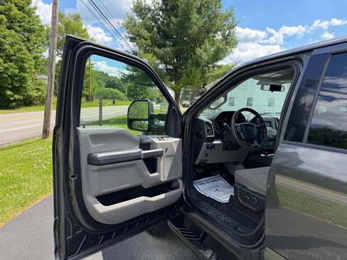 Used 2019 Ford F250 XLT w/ XLT Value Package AWD/4WD image 21