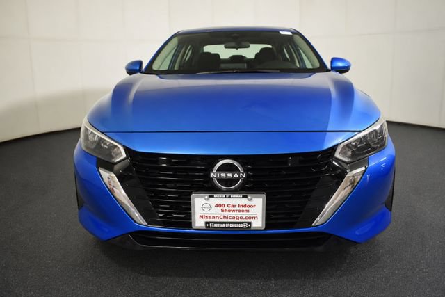 Used 2025 Nissan Sentra SV FWD image 2