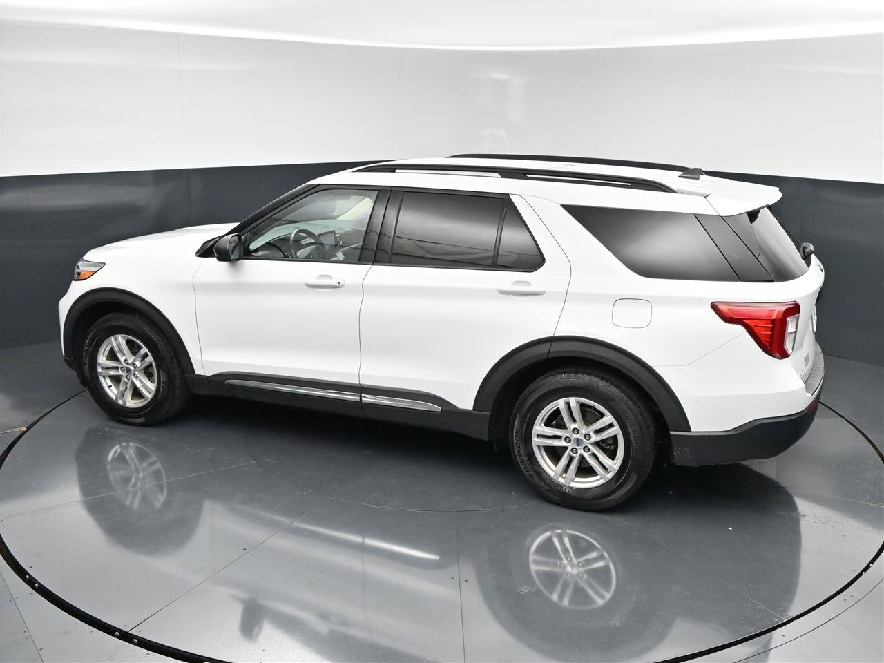 Used 2021 Ford Explorer XLT w/ Equipment Group 202A RWD image 26