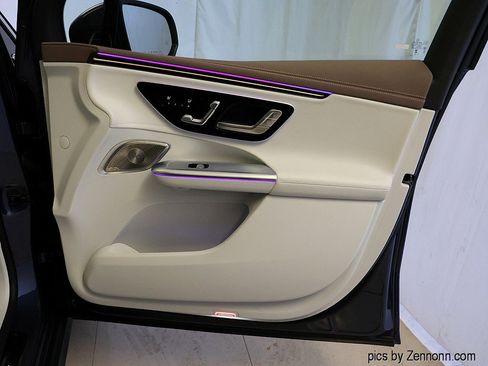 Used 2023 Mercedes-Benz EQE 350+ 4MATIC SUV w/ Exclusive Trim Package image 33