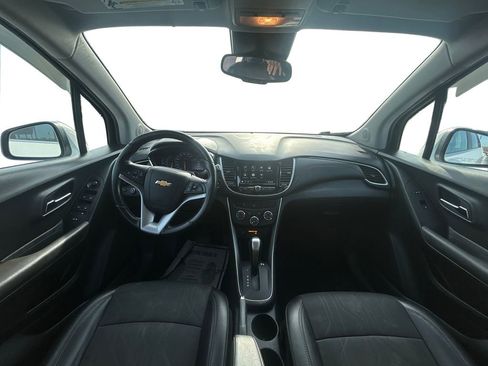 Used 2019 Chevrolet Trax LT w/ LT Convenience Package AWD/4WD image 9