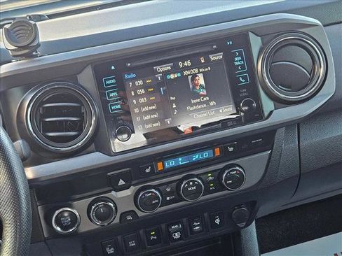 Used 2019 Toyota Tacoma TRD Sport image 14