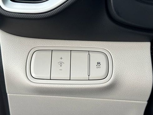 New 2026 Hyundai Venue SEL FWD image 25