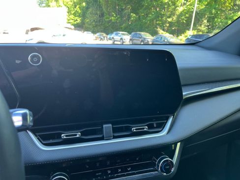 Used 2025 Chevrolet Equinox LT FWD image 17