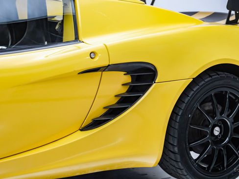 Used 2005 Lotus Elise RWD image 44