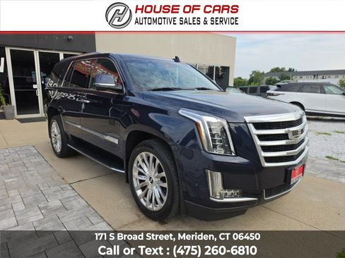 Used 2019 Cadillac Escalade Luxury AWD/4WD image 2