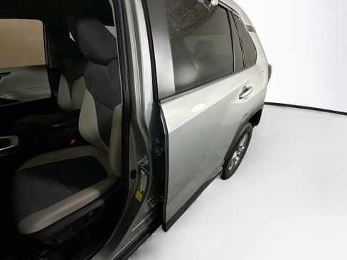 Used 2023 Toyota RAV4 XLE FWD image 12