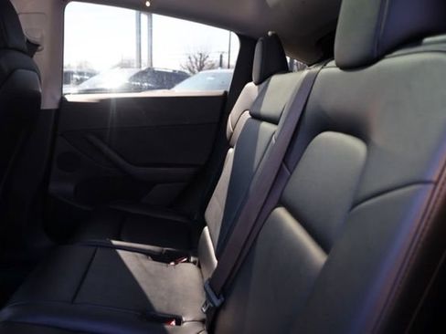 Used 2021 Tesla Model Y Long Range image 24