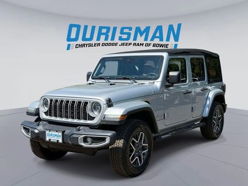 Used 2024 Jeep Wrangler Unlimited Sahara AWD/4WD image 5
