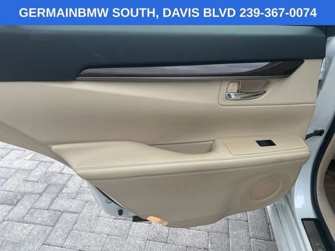 Used 2013 Lexus ES 350 w/ Luxury Pkg FWD image 21