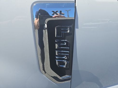 Used 2022 Ford F250 XL w/ Power Equipment Group AWD/4WD image 38
