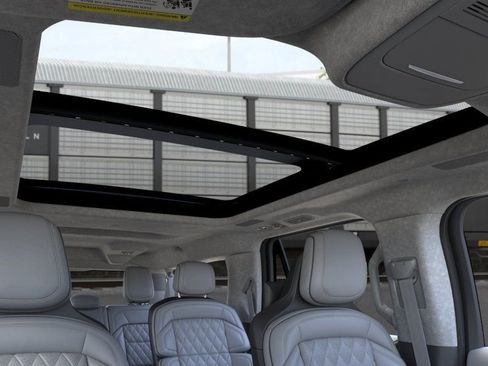New 2026 Lincoln Navigator L Black Label AWD/4WD image 22