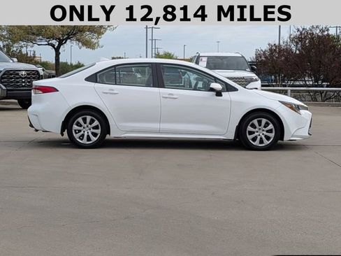 Used 2025 Toyota Corolla LE FWD image 4